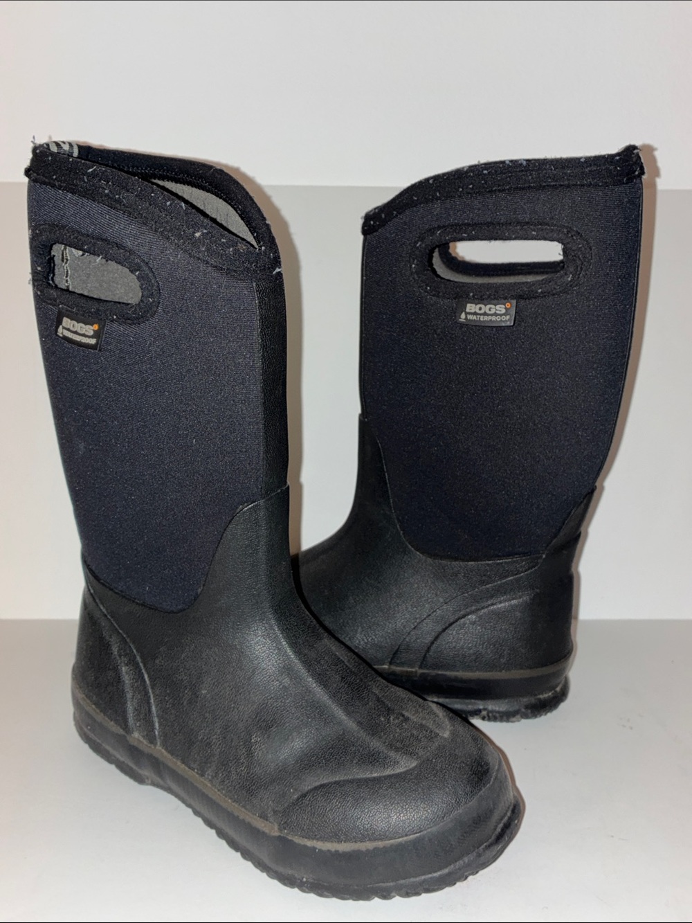 BOGS black neoprene rubber boots kids 33 2